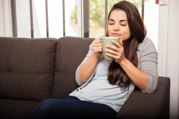 Woman with hot cup — Stock Photo, Image