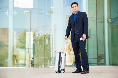 İşadamı bavul ve pasaport