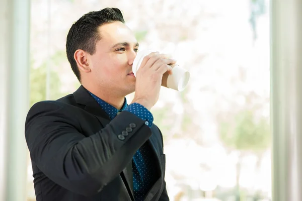 Man drinking coffee — Stock Photo, Image