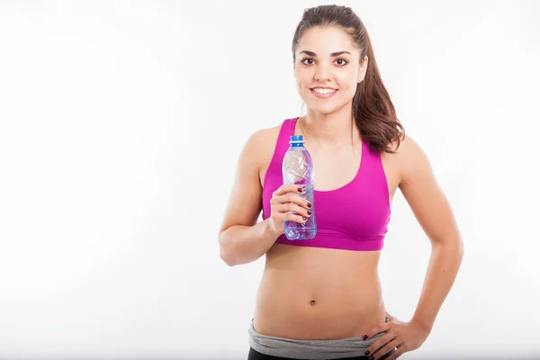 Woman drinking water — Stock Photo, Image