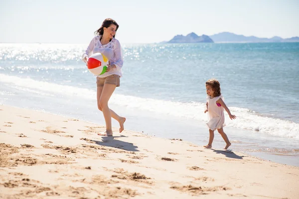 Mother having fun with  daughter — Stock Photo, Image