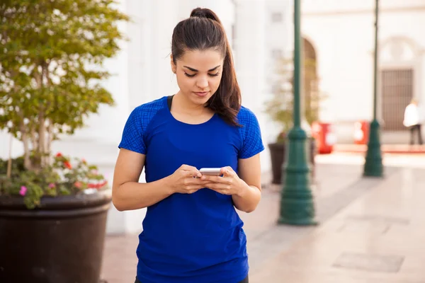 Brunette social networking — Stock Photo, Image