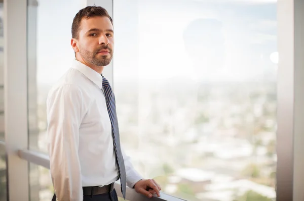 Businessman wearing a tie — Stock Photo, Image