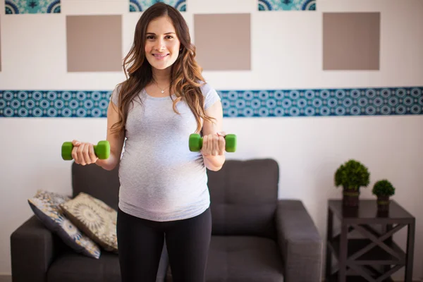 EJERCICIO DE MUJERES PREGNANTES — Foto de Stock