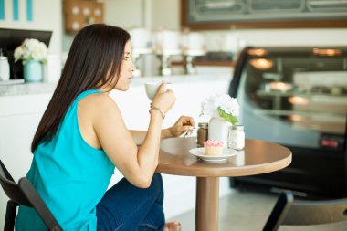 şirin esmer düşünme