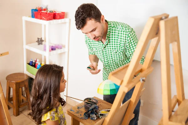 Profesor dando una explicación — Foto de Stock