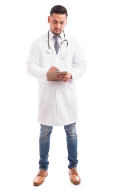 Doktor bazı notlar almak