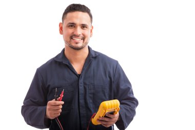 tulum giyen elektrikçi