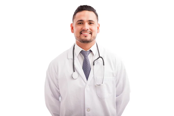 Nutriolog într-o haină de laborator zâmbind — Fotografie, imagine de stoc