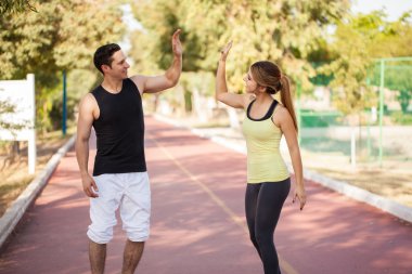 kendilerini bir beşlik vererek ouple