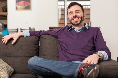 Sakal oturan adam