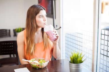 Kadının bir yüzlü
