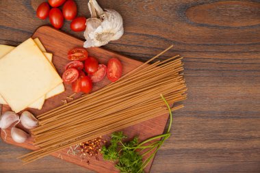 pasta, tomato, garlic, cheese