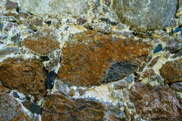 Fragmento Uma Parede Pedra Com Musgo Contexto Textura — Fotografia de Stock