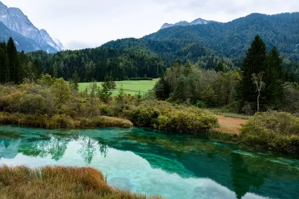 View Beautiful Small Mountain Lake — Stock Photo, Image