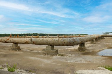 Bir enerji santrali için soğutma hizmeti suyu yapısının görünümü