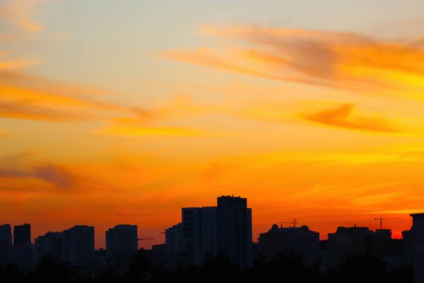 Blick Auf Den Schönen Sonnenuntergang Über Der Stadt — Stockfoto