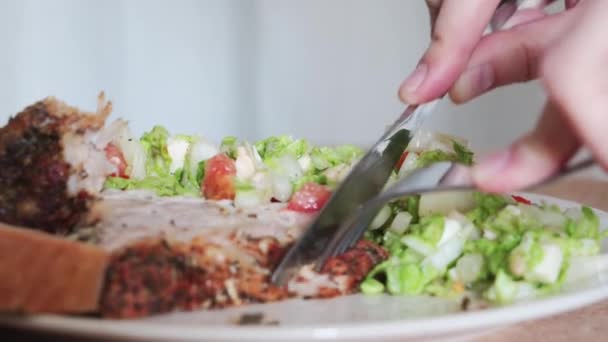 Bir Tabakta Yakın Plan Salata Bir Kafede Bir Masada — Stok video