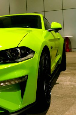 Wroclaw, Polonya, 19 Ağustos 2021: Güzel, modern araba MUSTANG GT. Amerikan yapımı sembolik bir araba.