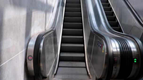 Close Van Lift Voor Afdaling Metro — Stockvideo