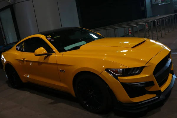 Wroclaw Polônia Agosto 2021 Amarelo Elegante Poderoso Ford Mustang Muscle — Fotografia de Stock