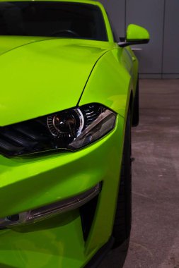 Wroclaw, Polonya, 19 Ağustos 2021: Modern Ford Mustang 'in modern optikleri