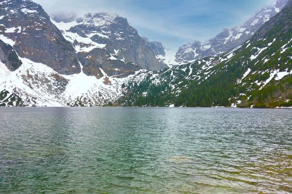 Vista Las Laderas Nevadas Montaña Lago Otoño — Foto de Stock