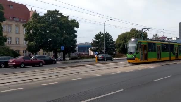 Poznan Polen Augustus 2021 Een Moderne Tramrit Door Stad — Stockvideo