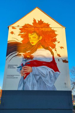 Wroclaw, Polonya, 16 Ağustos 2021: Beyaz Rusların özgürlük ve bağımsızlık mücadelesinin duvar resmi