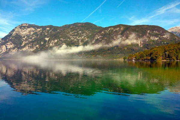 Little Fog Mountain Lake Autumn Morning — Stock Photo, Image