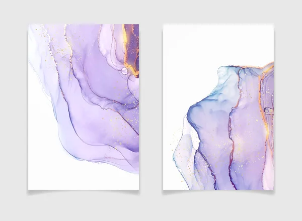 Abstrait fond d'aquarelle liquide violet avec des taches dorées. Géode violette dessinée à la main effet encre alcool. Modèle vectoriel de conception d'illustration pour invitation de mariage — Image vectorielle