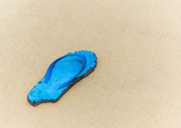 Eski terlik ve gözyaşı