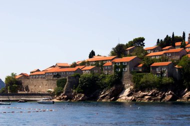 Sveti Stefan Karadağ mimarisi