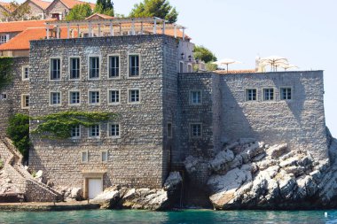 Sveti Stefan Karadağ mimarisi