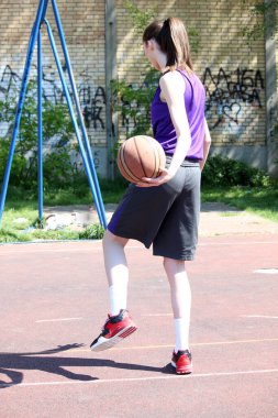 güçlü genç bayan oyuncu