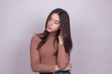 Hüzünlü genç kız