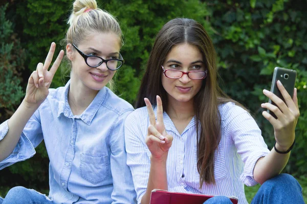 Selfie Kız Kalem Üniversitesi