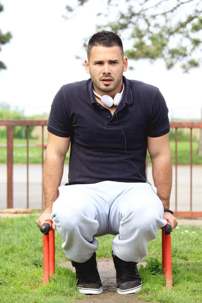 Entrenamiento Hombre Parque — Foto de Stock