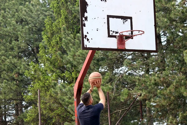 Giovane Giocatore Basket Maschile — Foto Stock