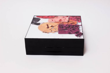 profesyonel makyaj paleti izole edildi