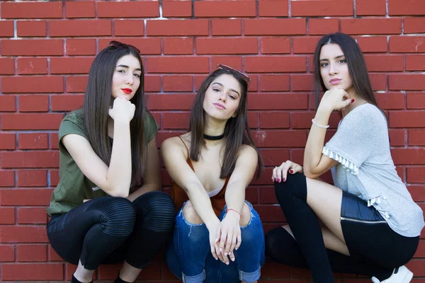 Meninas Adolescentes Falando Diversão — Fotografia de Stock