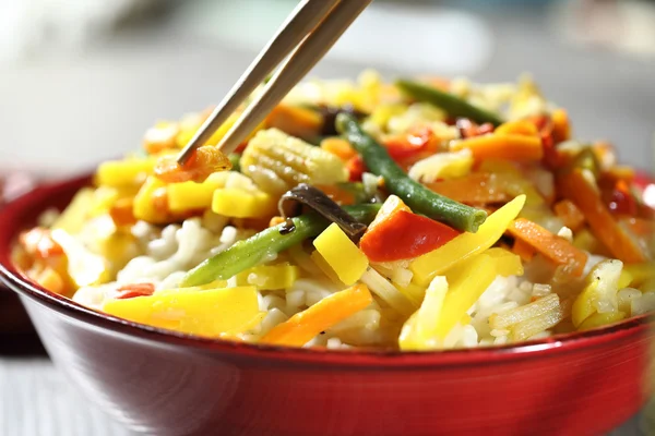 Wok vegetariano con bambú y maíz — Foto de Stock
