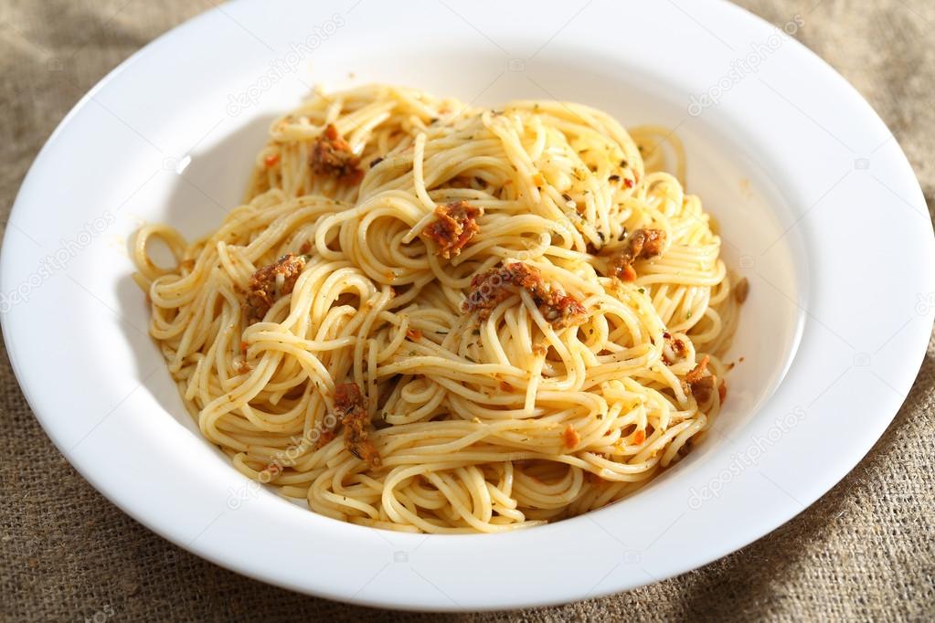 Pasta and pesto sauce