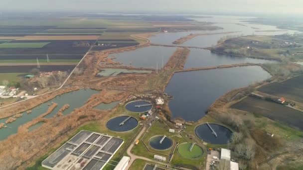 Réservoirs Séparation Des Eaux Usées Circulaires Rectangulaires Lac Proximité — Video