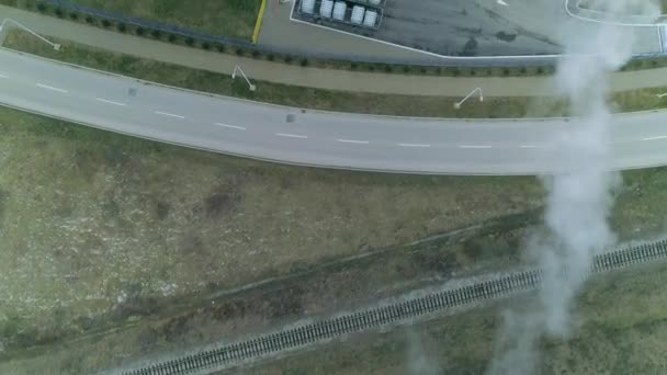 在塞尔维亚的Pirot发生了无人驾驶飞机射击事件 烟囱冒烟的蒸汽痕迹 — 图库视频影像