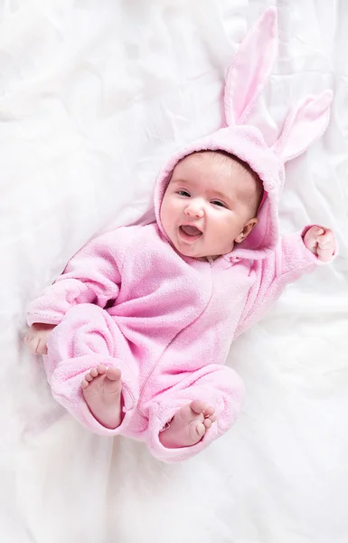 Bébé en costume de lapin — Photo