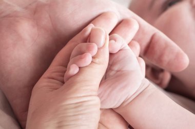 Bebek anne üzerinde işleme