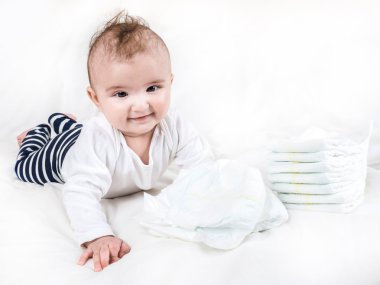 Parlak giysiler içinde çocuk