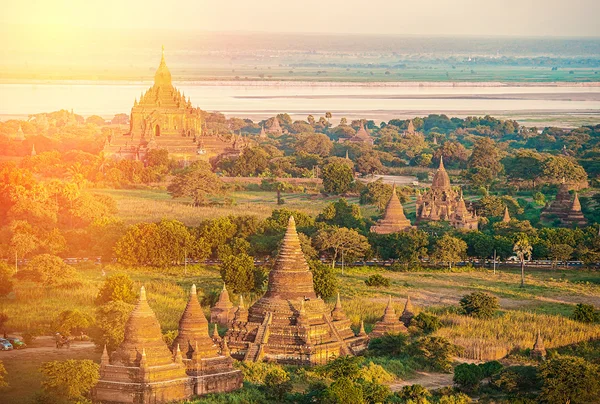 Ancient pagodas in Bagan — Stock Photo, Image