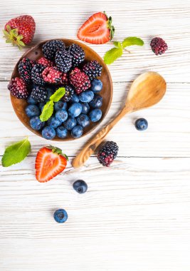 yabani çilek ve nane demet